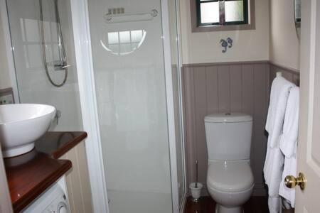 Private Seaside Couples Hideaway