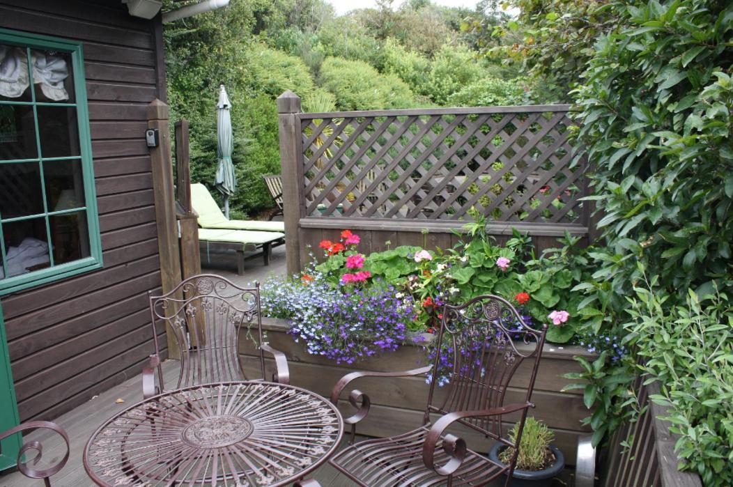 Private Seaside Couples Hideaway *