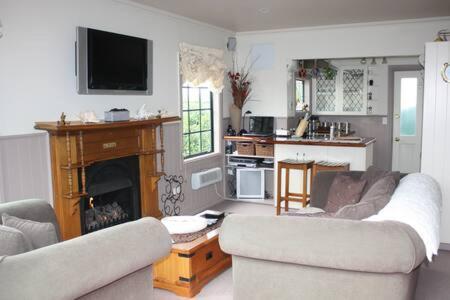 Private Seaside Couples Hideaway *